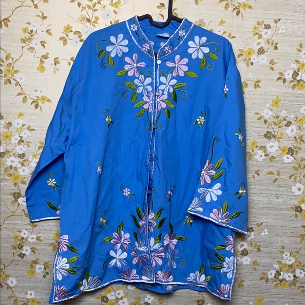 Caro of Honolulu Hawaiian shirt. Women’s size 18.